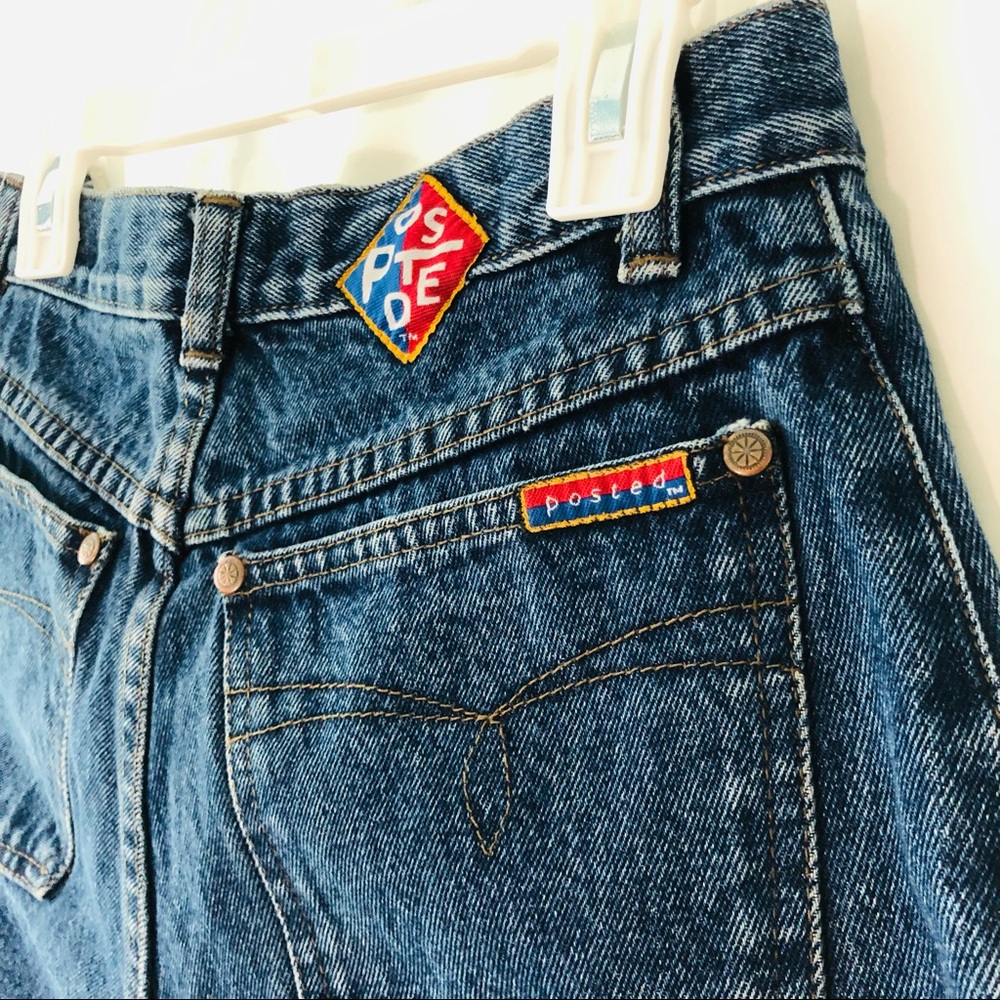 sold - VINTAGE 90s High Waisted Raw Hem Denim Mom Shorts - Picture 9 of 14